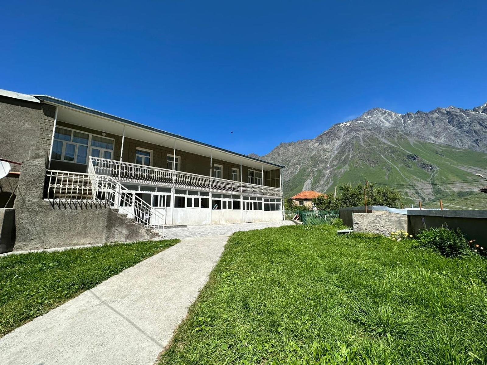 Polaris Kazbegi Hotel Екстериор снимка